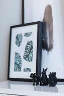 UPSTREET Sleek Flat in Central Syntagma