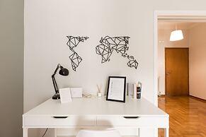 UPSTREET Sleek Flat in Central Syntagma