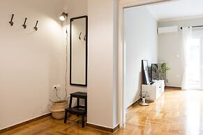 UPSTREET Sleek Flat in Central Syntagma
