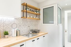 UPSTREET Sleek Flat in Central Syntagma