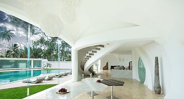 Beachfront Villa The Cloud