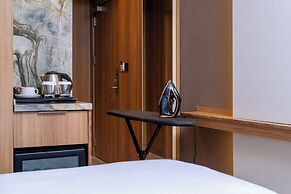 Best Western Premier Hidden Hills Hotel