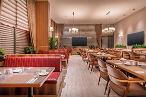 Best Western Premier Hidden Hills Hotel
