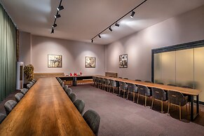 Best Western Premier Hidden Hills Hotel