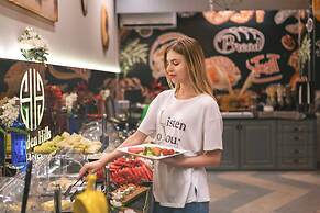 Best Western Premier Hidden Hills Hotel