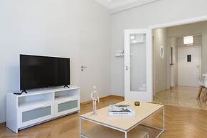 UPSTREET Acropolis Heart Apartments