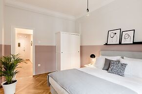 UPSTREET Acropolis Heart Apartments