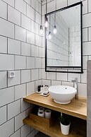 UPSTREET Acropolis Heart Apartments