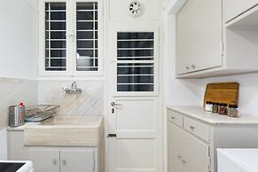 UPSTREET Acropolis Heart Apartments