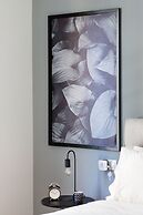 UPSTREET Acropolis Heart Apartments