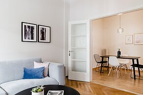 UPSTREET Acropolis Heart Apartments