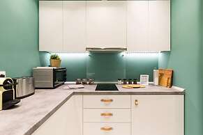 UPSTREET Urban Chic 1BD Apartment- Hilton area