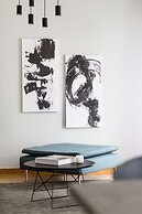 UPSTREET Acropolis Core Bright Modern Apt