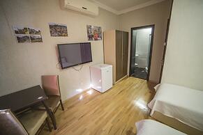 Hirmas Hotel