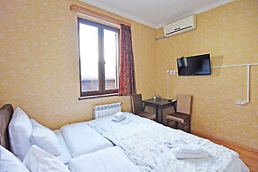 Hirmas Hotel