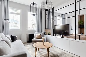 UPSTREET Luxury Apartments in Plaka