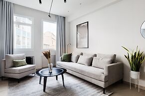 UPSTREET Luxury Apartments in Plaka