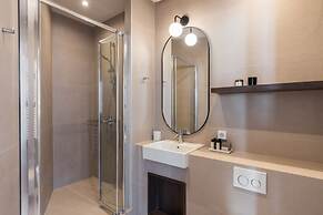 UPSTREET Luxury Apartments in Plaka