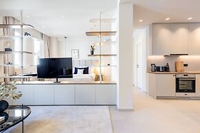 UPSTREET Luxury Apartments in Plaka