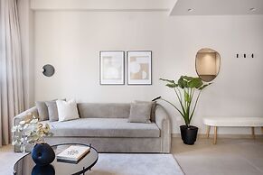 UPSTREET Luxury Apartments in Plaka