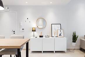 UPSTREET Luxury Apartments in Plaka