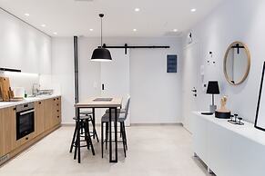 UPSTREET Luxury Apartments in Plaka