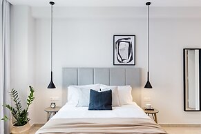 UPSTREET Luxury Apartments in Plaka