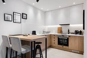 UPSTREET Luxury Apartments in Plaka