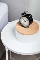 UPSTREET Luxury Apartments in Plaka