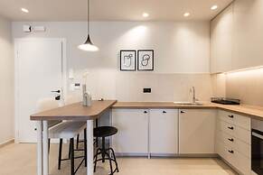 UPSTREET Luxury Apartments in Plaka