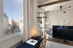 UPSTREET Luxury Apartments in Plaka