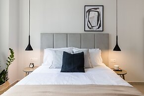 UPSTREET Luxury Apartments in Plaka