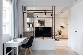 UPSTREET Luxury Apartments in Plaka