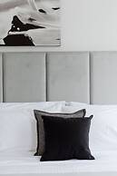 UPSTREET Luxury Apartments in Plaka