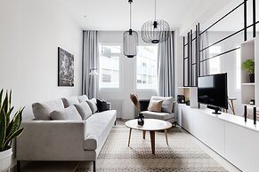 UPSTREET Luxury Apartments in Plaka