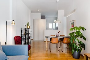 UPSTREET Adorable 2 Bedroom Apartment near Kallimarmaro Stadium