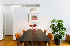 UPSTREET Adorable 2 Bedroom Apartment near Kallimarmaro Stadium