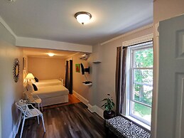 By The River Bed&breakfast