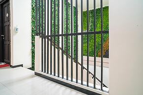 RedDoorz Syariah near Marvell City Mall 2