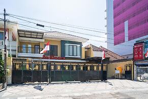 RedDoorz Syariah near Marvell City Mall 2