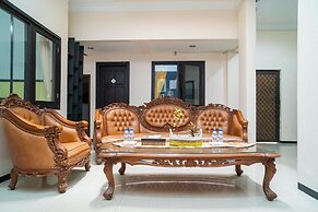 RedDoorz Syariah near Marvell City Mall 2