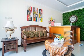 RedDoorz Syariah near Marvell City Mall 2