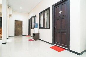 RedDoorz Syariah near Marvell City Mall 2