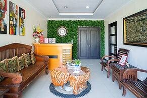 RedDoorz Syariah near Marvell City Mall 2