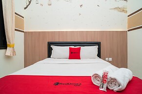 RedDoorz Syariah near Marvell City Mall 2