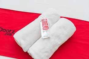 RedDoorz Syariah near Marvell City Mall 2