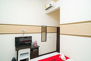 RedDoorz Syariah near Marvell City Mall 2