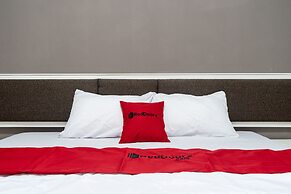 RedDoorz Plus @ Sawah Besar