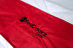 RedDoorz Plus @ Sawah Besar