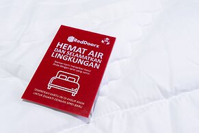RedDoorz Plus @ Sawah Besar